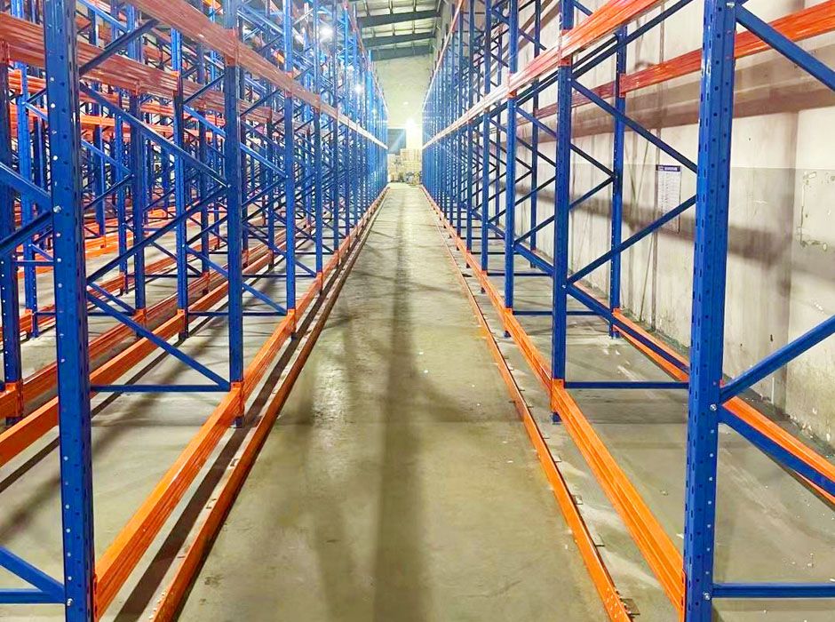 中集安瑞醇重型窄巷道货架