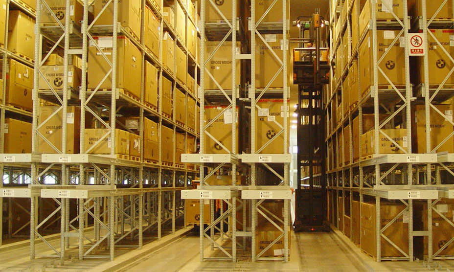 高密度存储,实现“货找人”式拣货 高密度存储,实现“货找人”式拣货