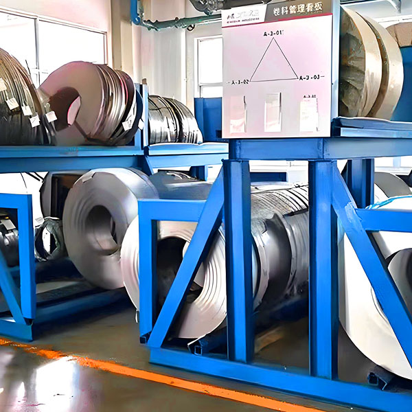 工厂放圆钢货架